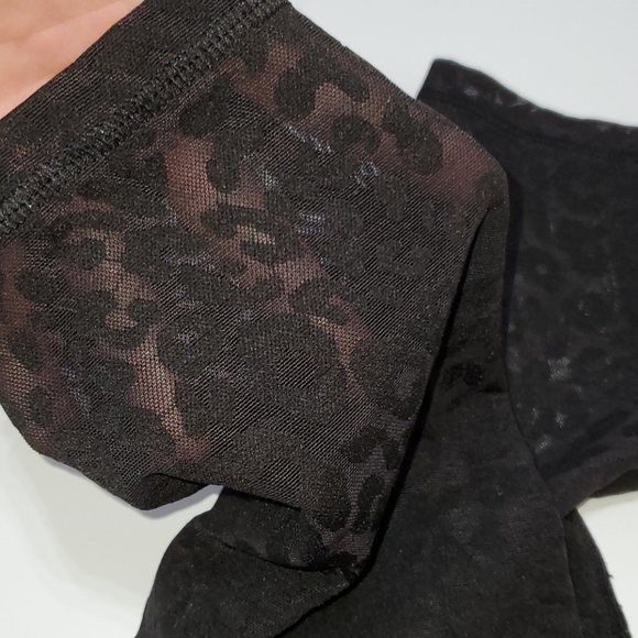 Victoria’s Secret VSX Victoria Sport Leopard mesh tights - Picture 2 of 4
